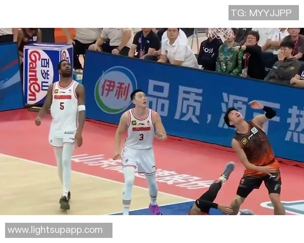 广东队有望引进强力锋线球员朱芳雨或将出手截胡提升球队实力